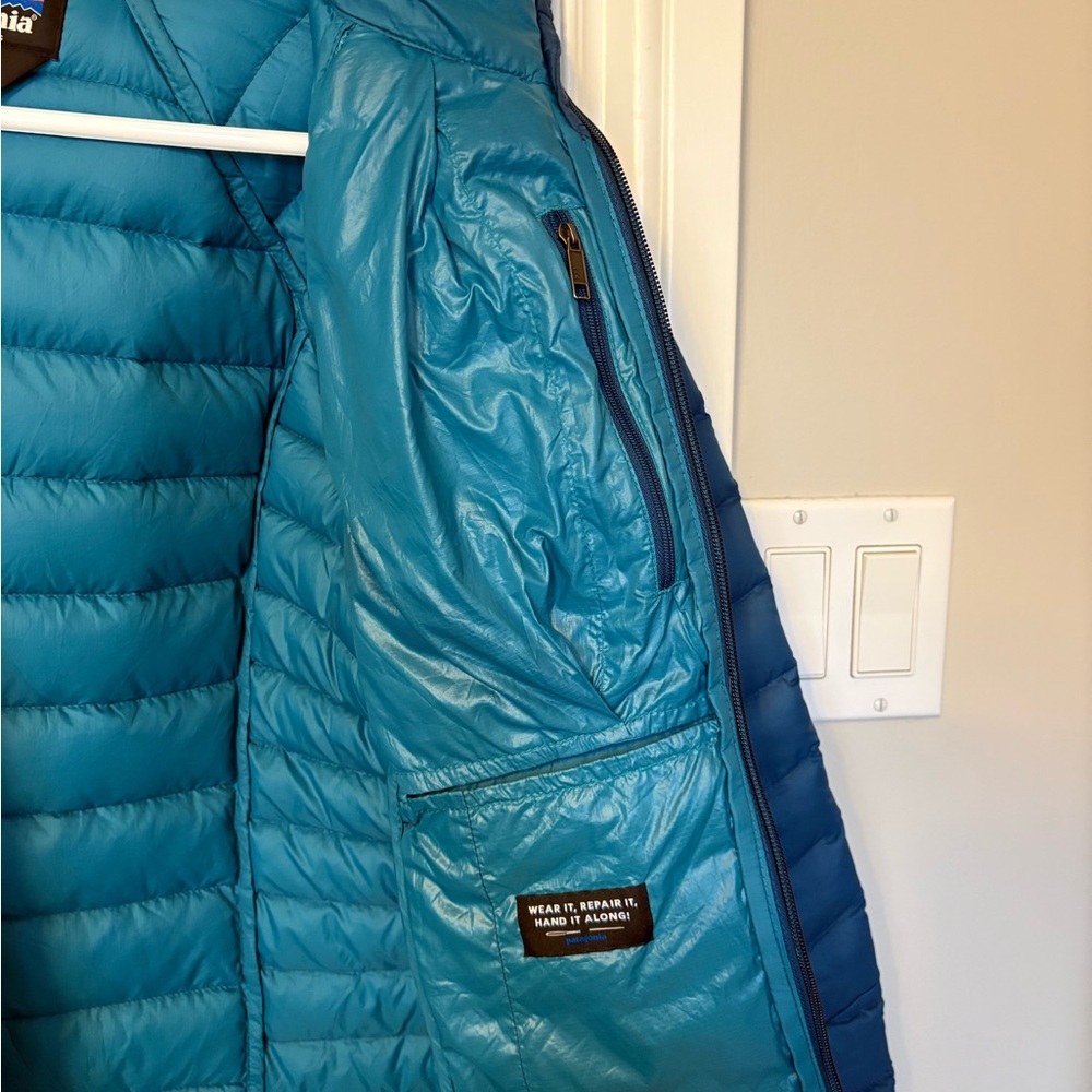 Patagonia Down Sweater Hoody Women’s M – 800-Fill Lightweight Down Jacket - Picture 6 of 8